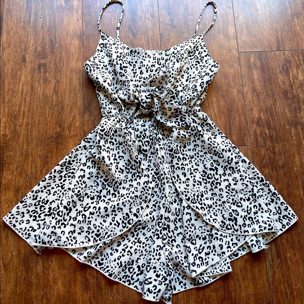 Leopard print flowy romper
